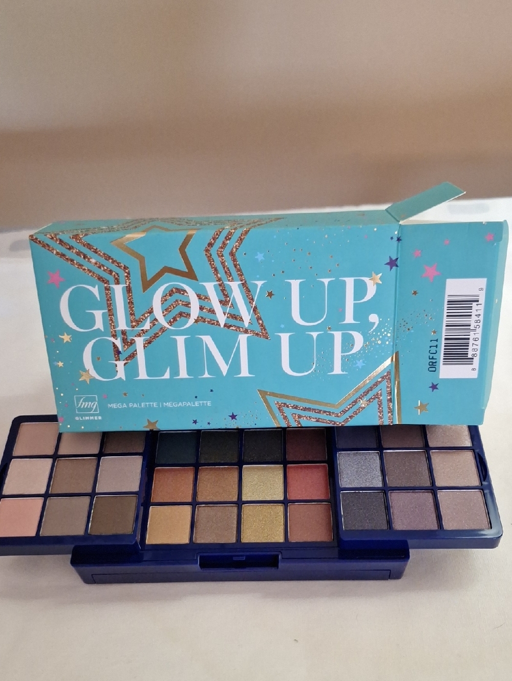 Avon Glow Up, Glim Up Eyeshadow-Blush Mega Palette-New